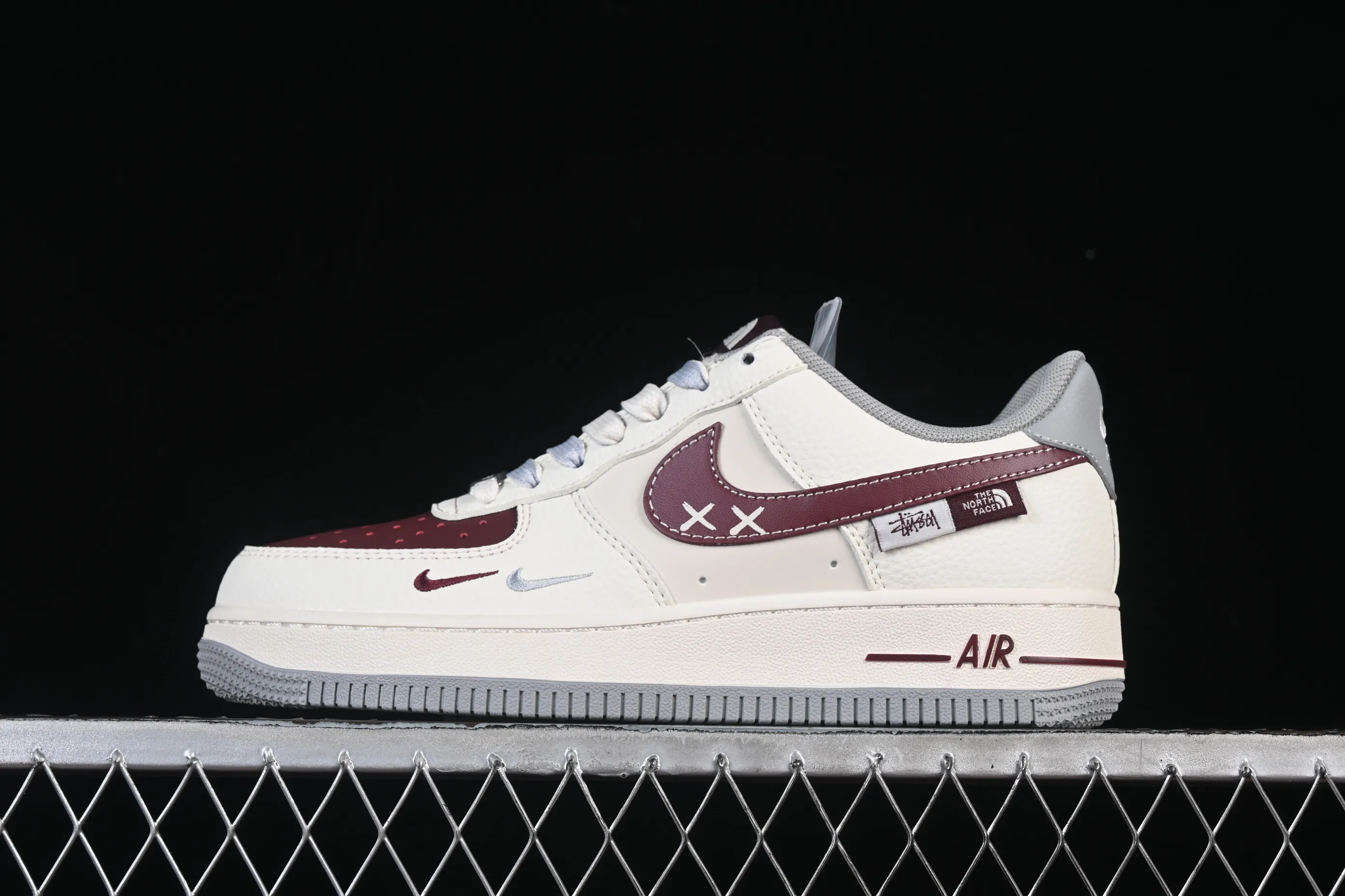 All categories Nk Air Force 1 Air Force series Nk Air Force 1 Low Air Force low-top Nike Air Force 1'07 Low joint beige gray red small double hook Air Force 1 low-top casual sneakers QW5606-268